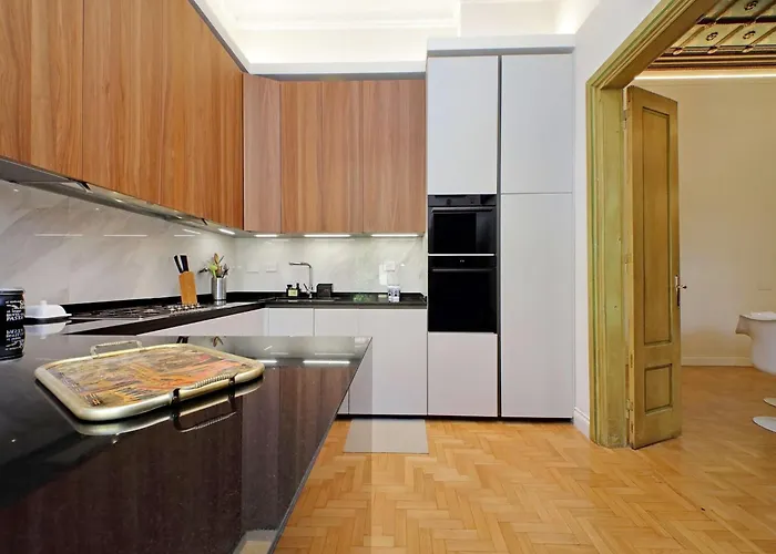 Apartment Spacious Prati For Families
